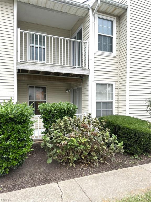 608 Spire CT