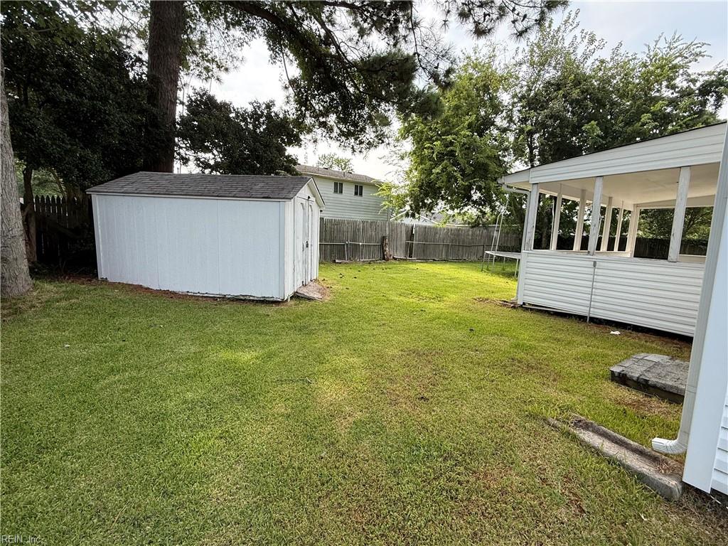 348 Gainsborough RD