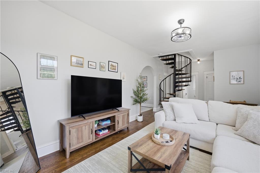 140 D View AVE