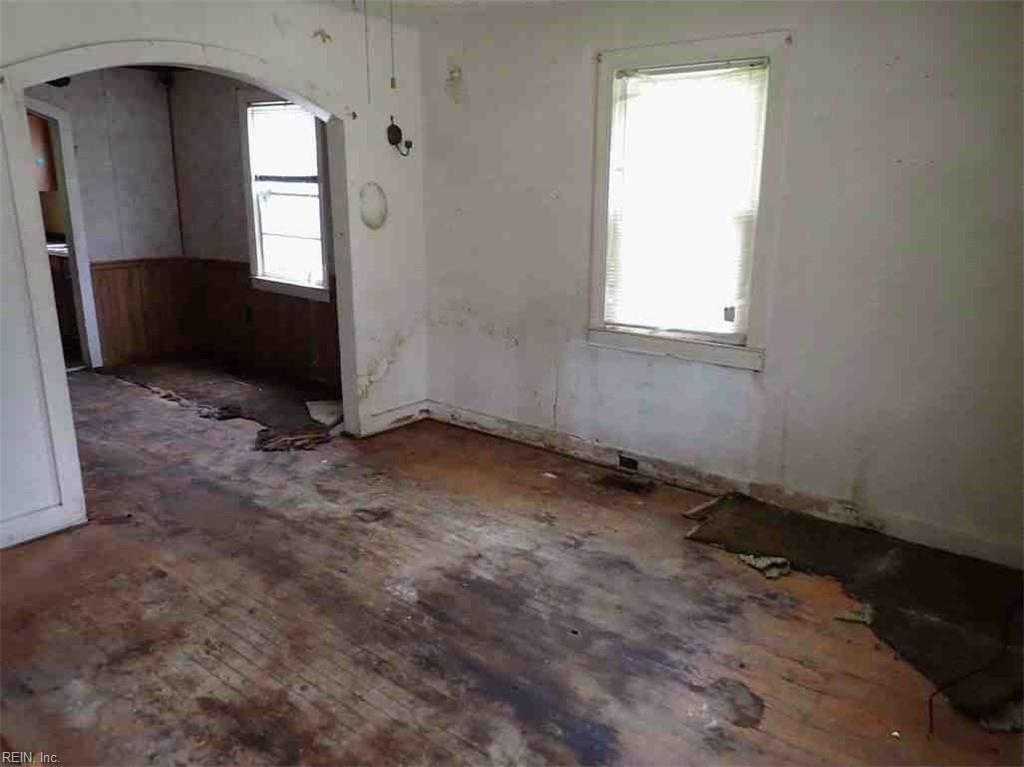 1309 Hoover AVE