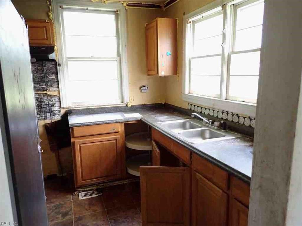 1309 Hoover AVE