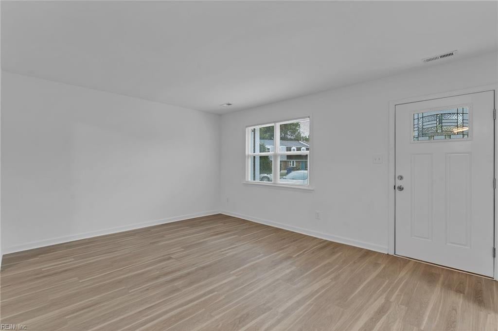 804 S Grosvenor CT