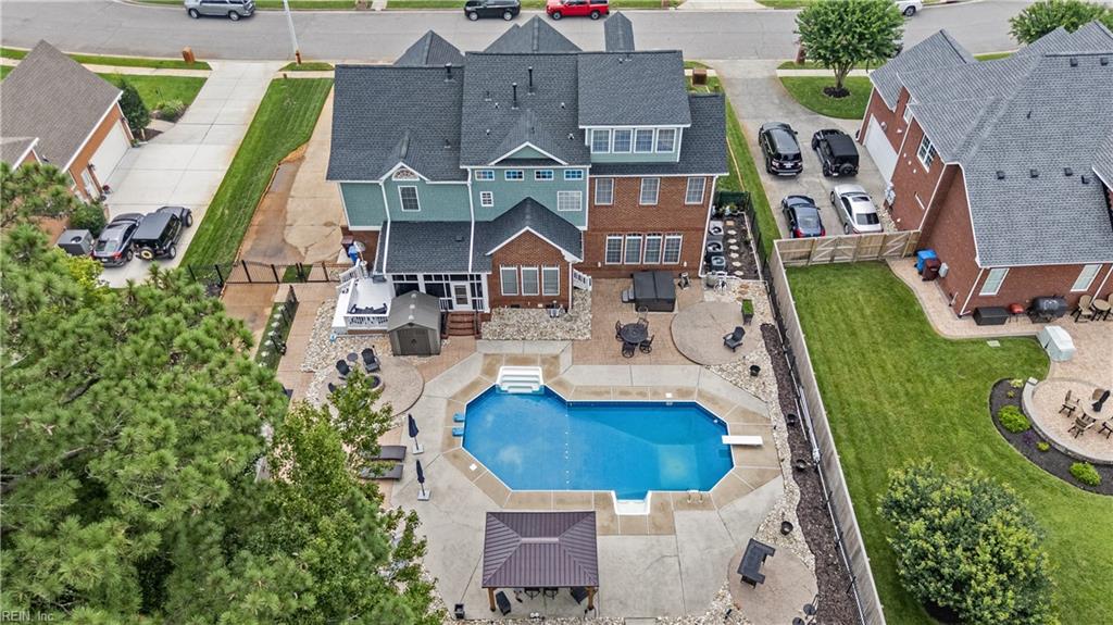 821 Redleafe CIR