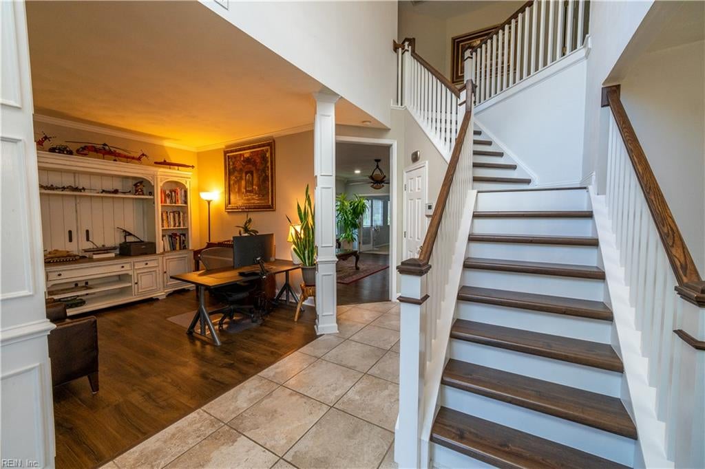 1841 Laurel Oak LN