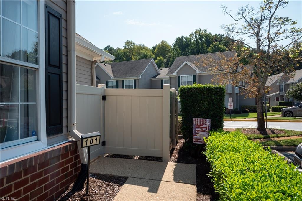3861 Lasalle DR 101