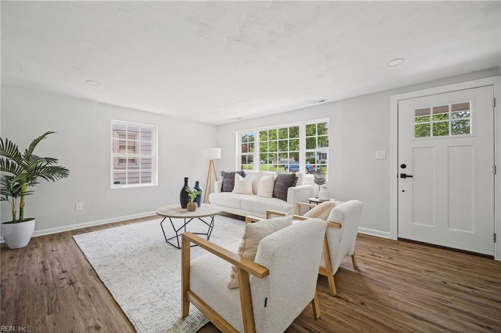 105 Wythe Crescent DR