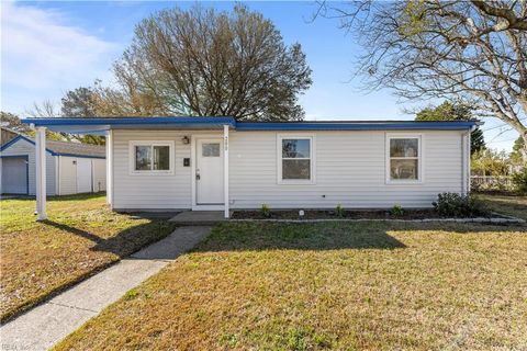 200 Velva DR Chesapeake VA 23325