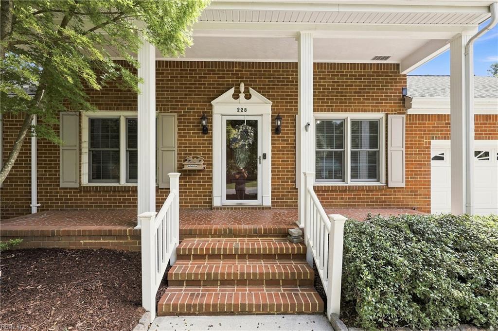 228 Convention DR