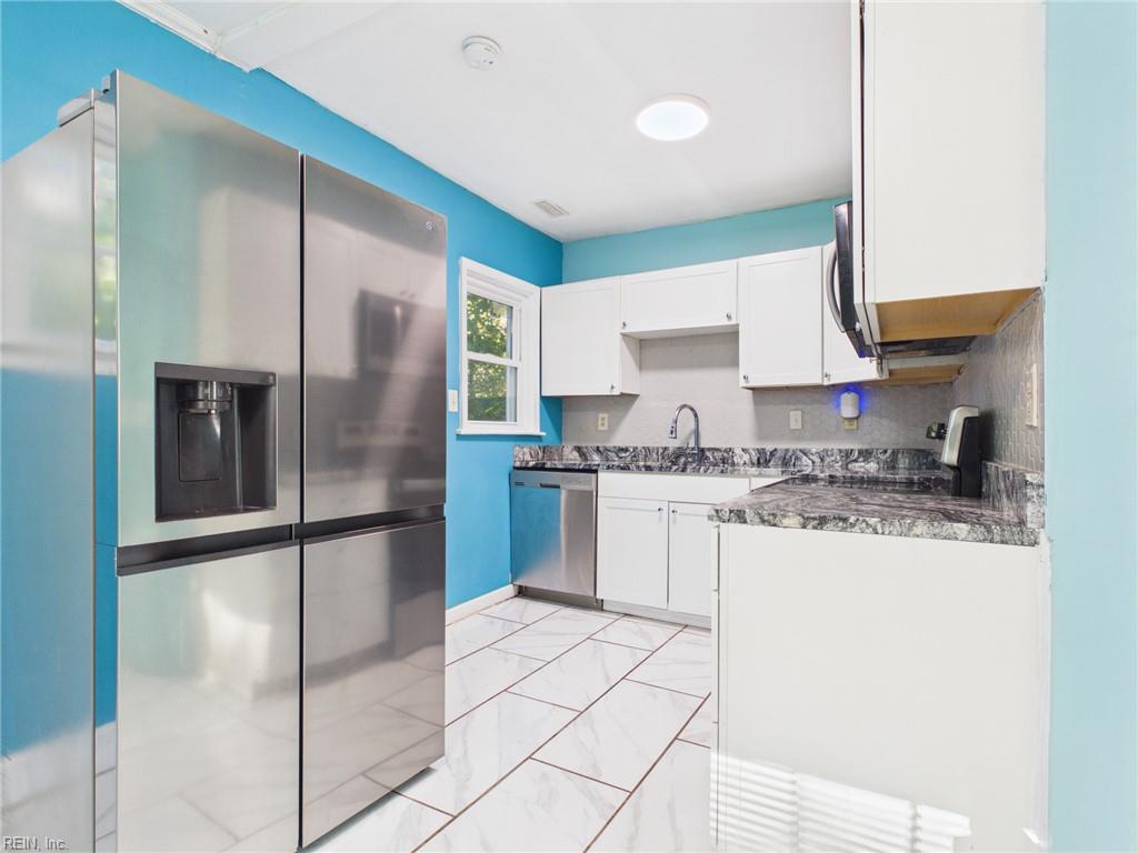 8 Clover ST