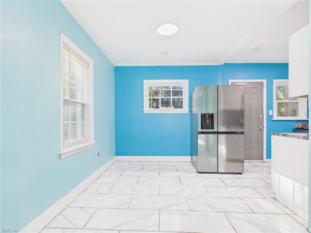 8 Clover ST