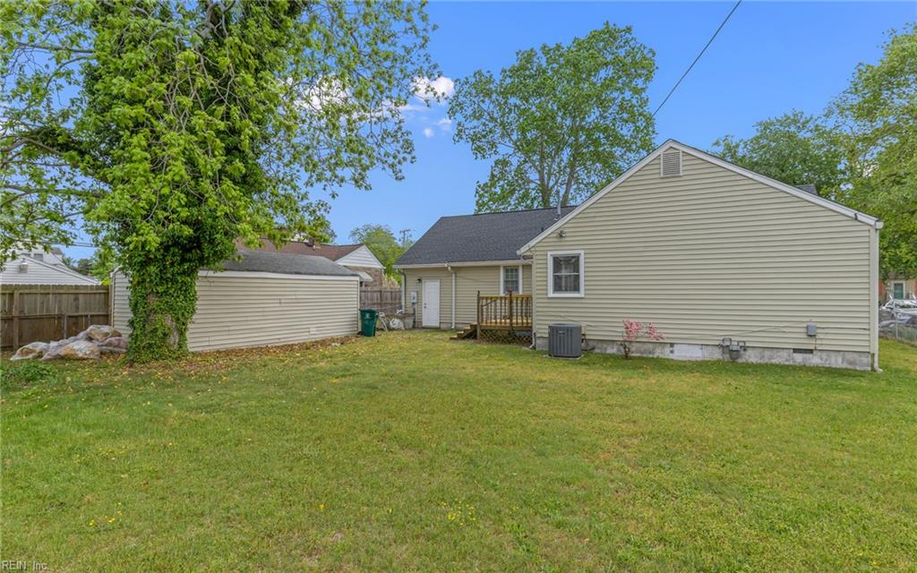 21 Langley AVE