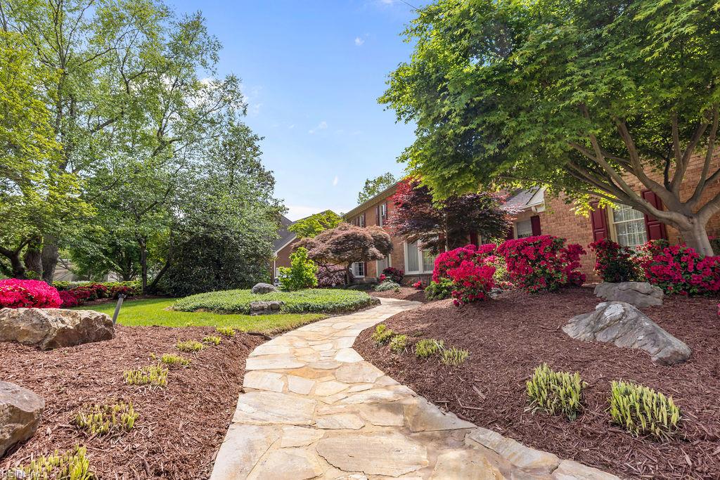 3012 Golden Hind RD