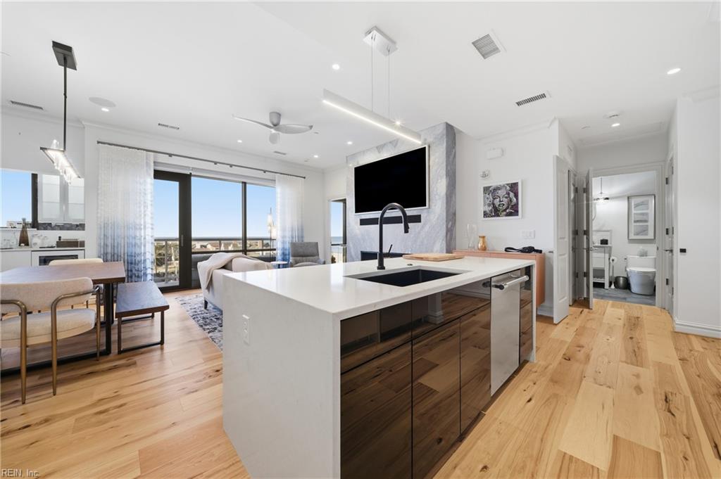 104 42nd ST 411