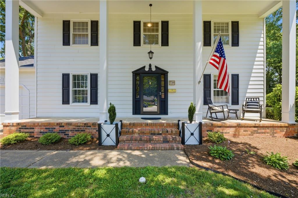 729 Lexington CIR