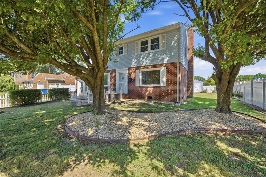 725 Arrowhead DR