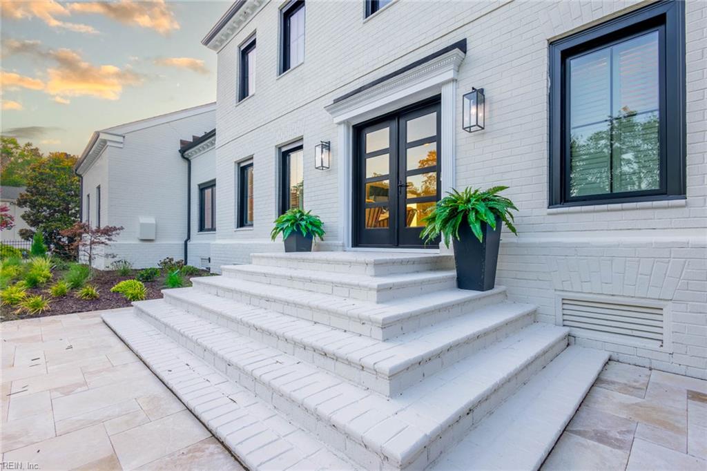 2021 Thomas Bishop LN