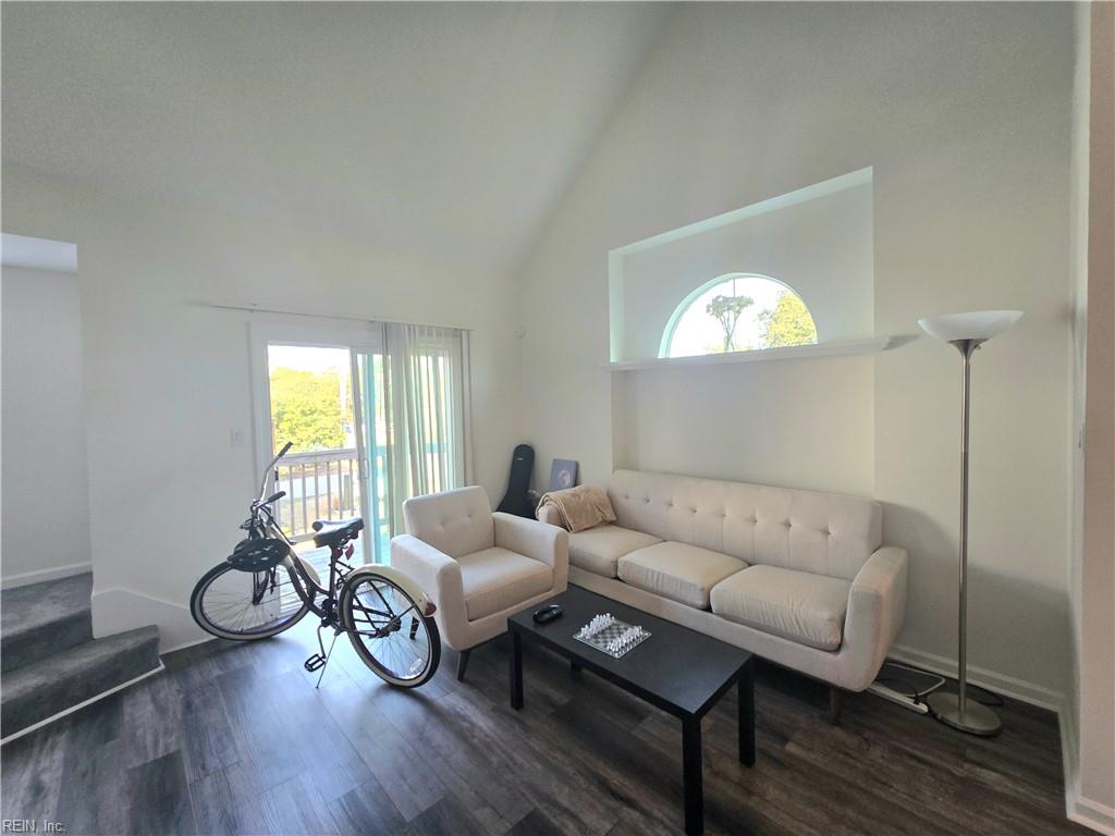 863 Little Bay Ave AVE 1