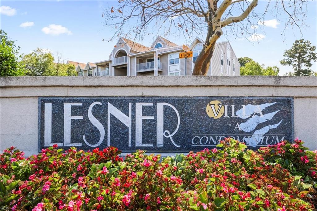 2221 Lesner CRES #202