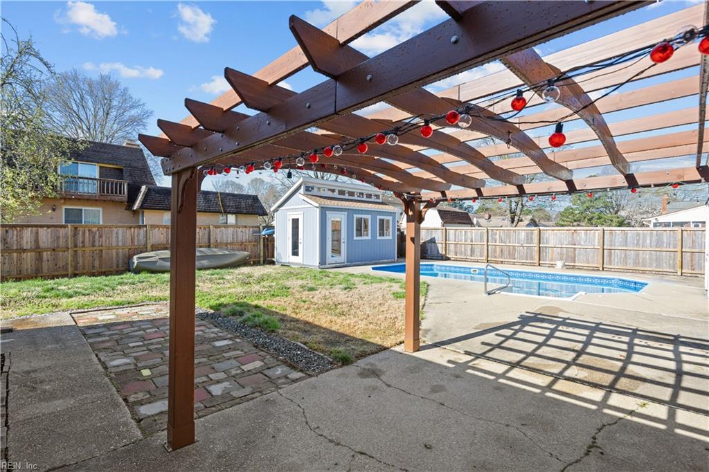 5233 Stratford Chase DR