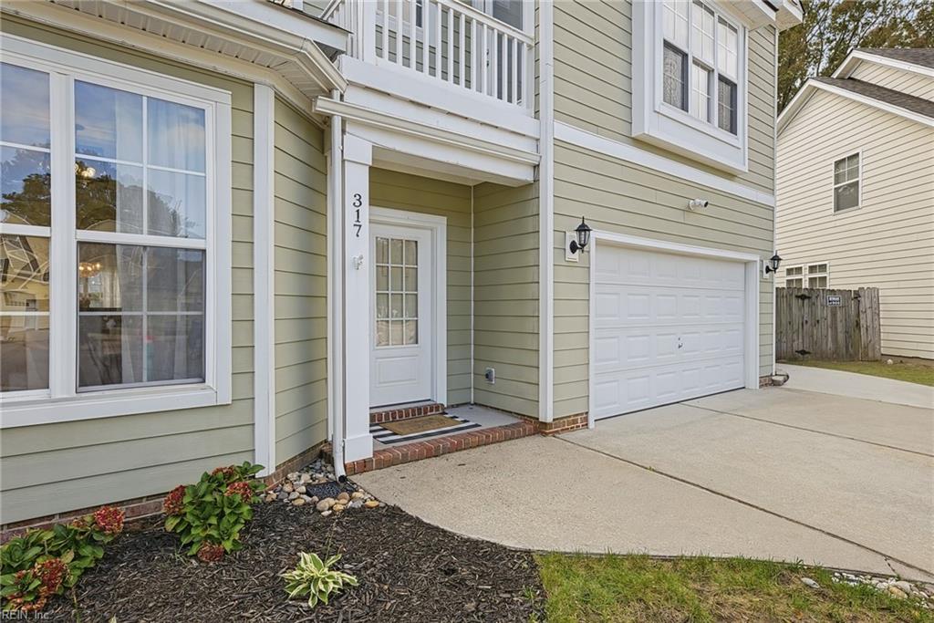 317 Vine CT