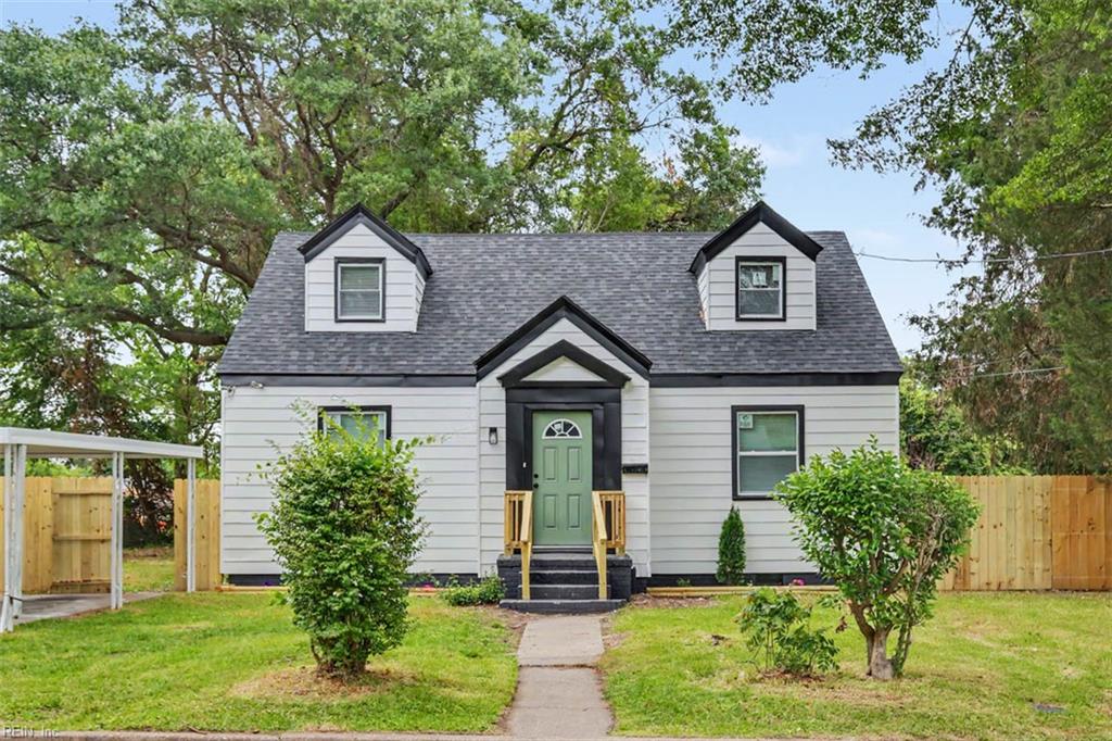 1805 Roanoke AVE