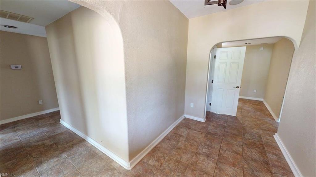 4908 Farrington DR