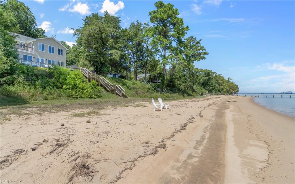 2401 N Shore DR