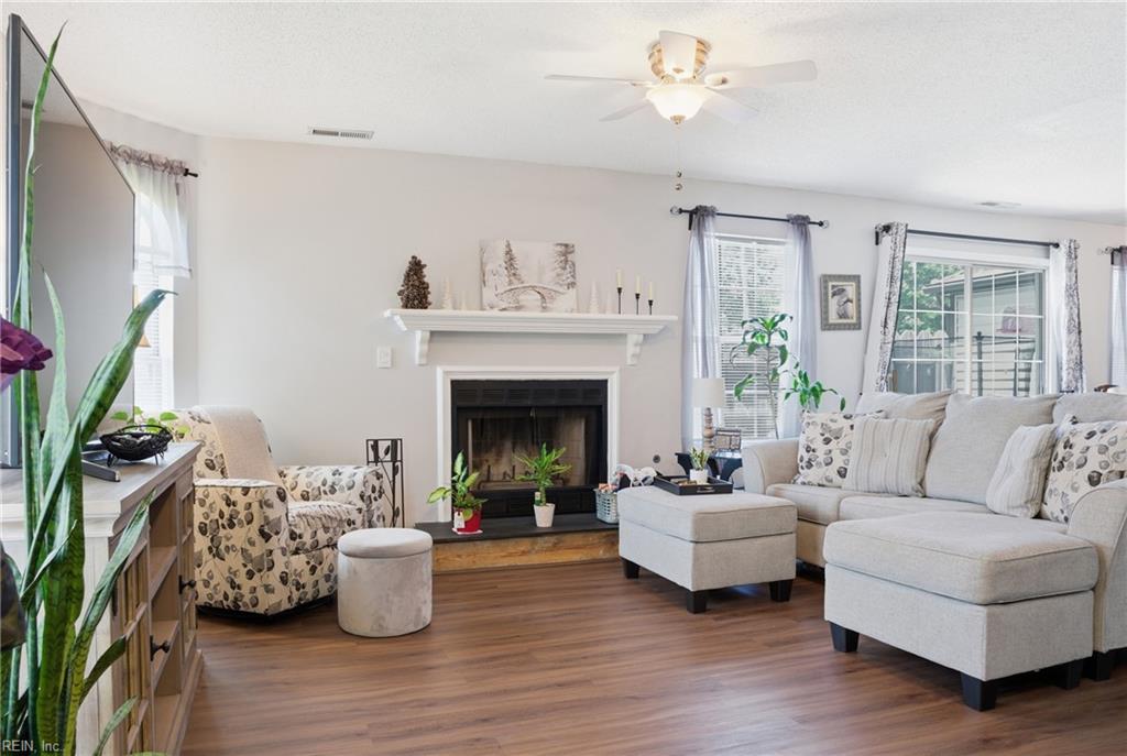4553 Shallowford CIR