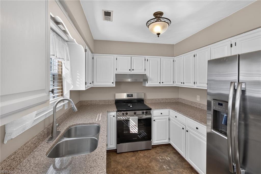 2100 Dove Ridge DR