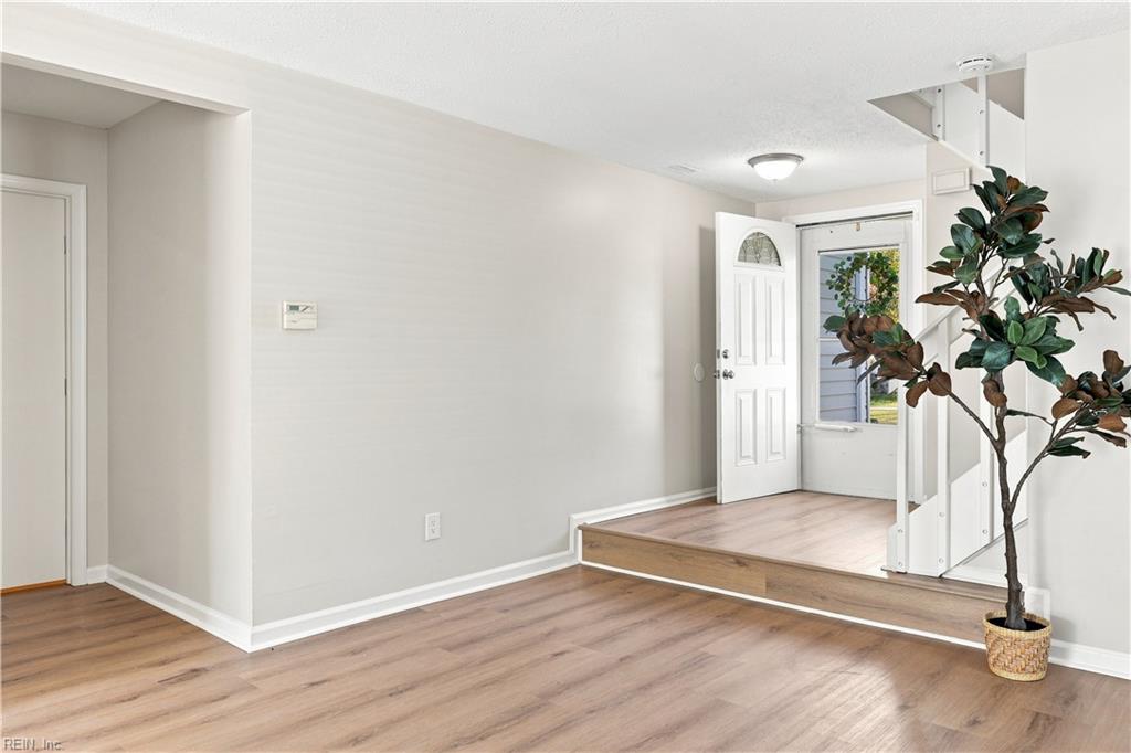 830 Chimney Hill PW