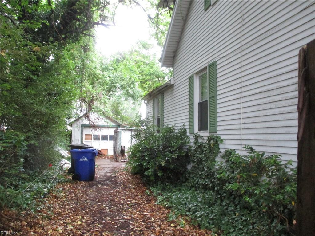 2104 Elm Ave AVE