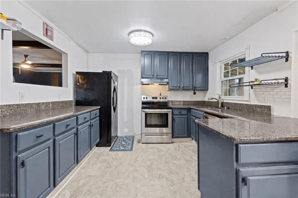 2804 Meadow Wood DR W