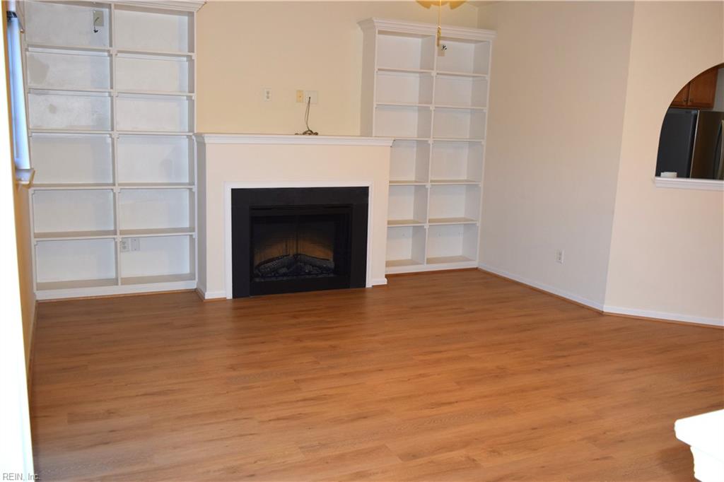704 Rustads CIR