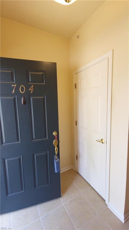 704 Rustads CIR