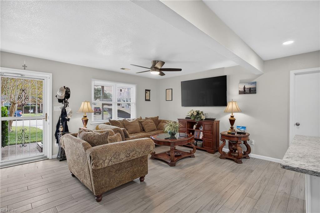 2944 Cherie DR