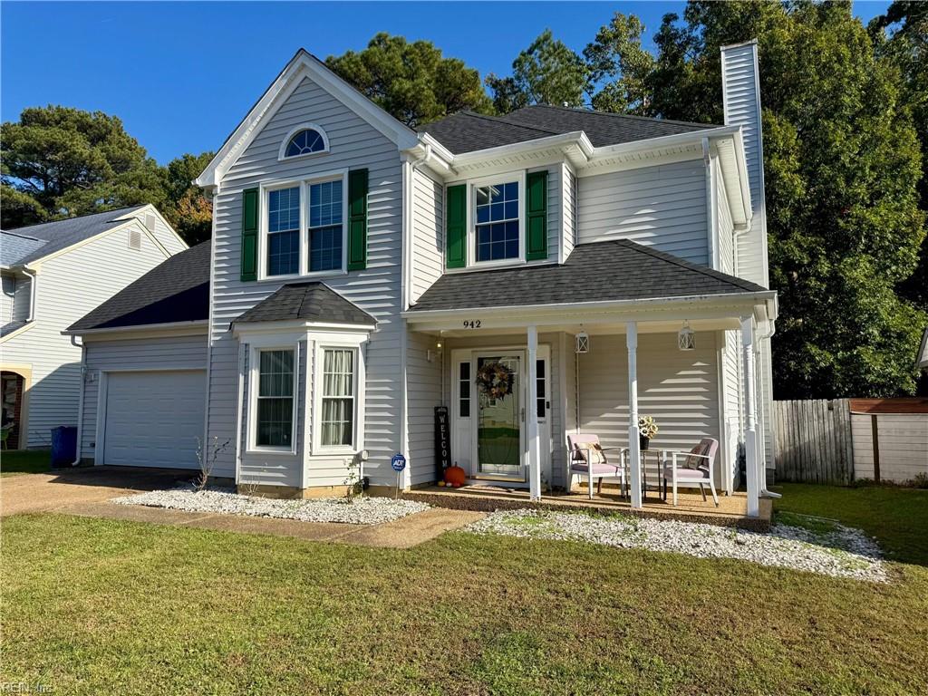 942 Lowry PL