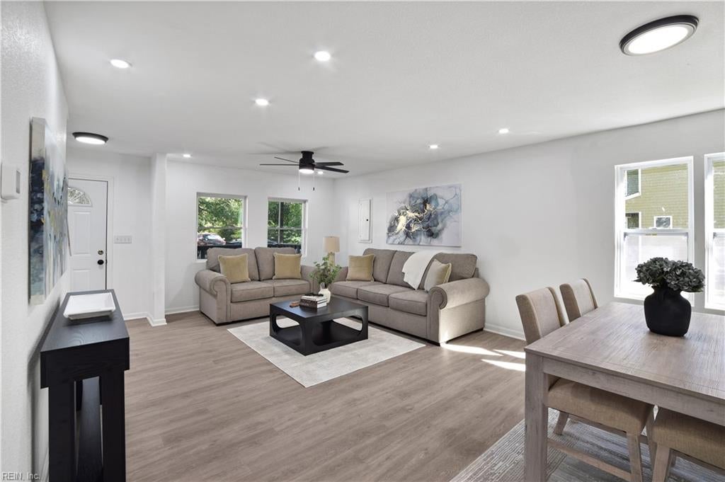 2112 Spadina AVE