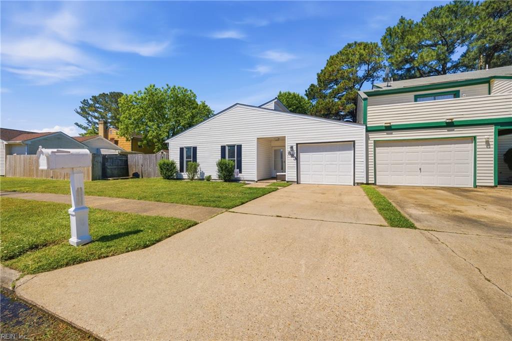 893 Riverbend RD