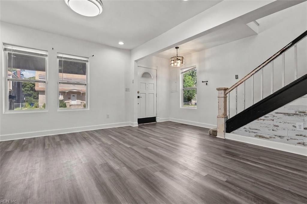 3105 Elm AVE