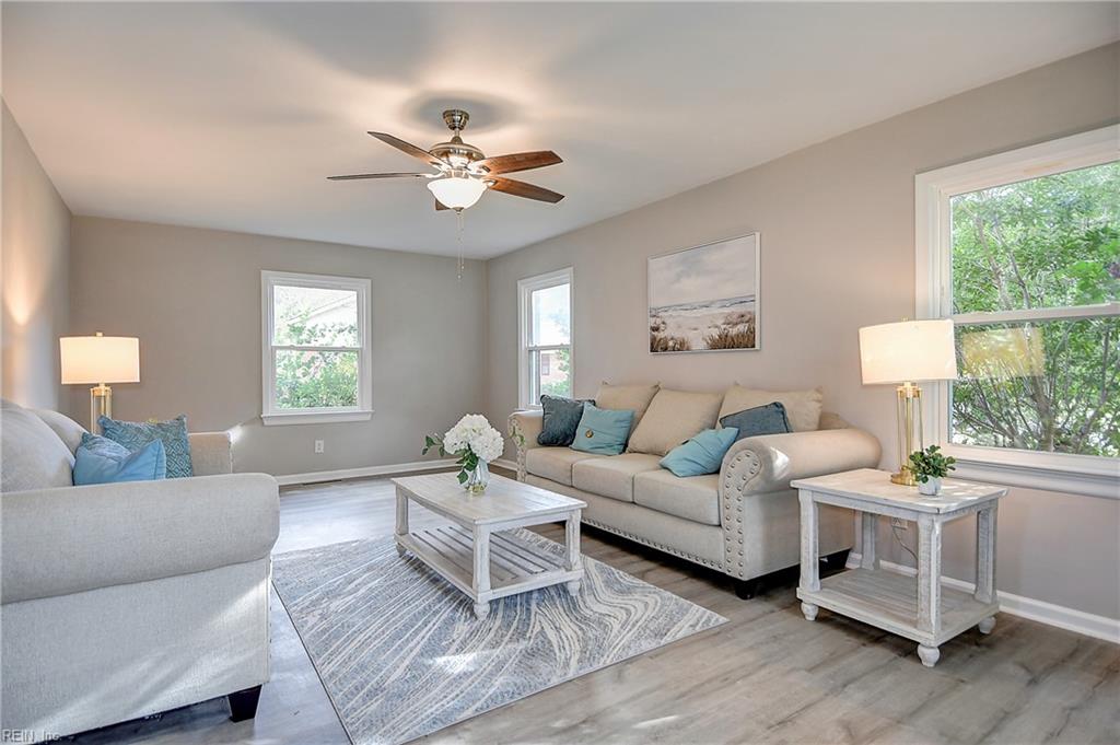 728 Prince Charles LN