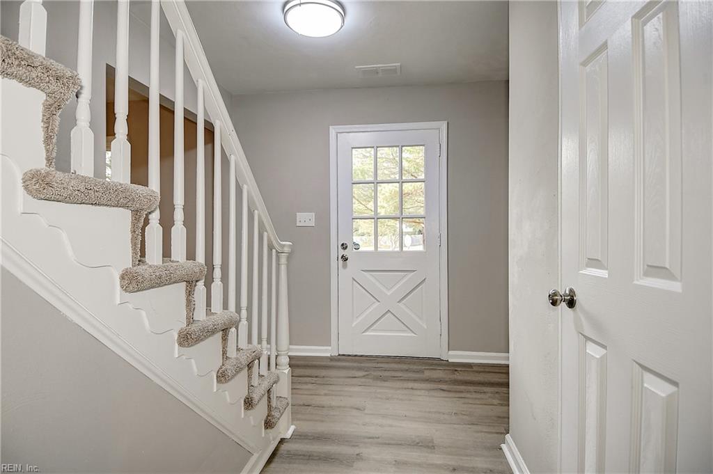 728 Prince Charles LN