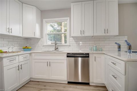 728 Prince Charles LN Virginia Beach VA 23452