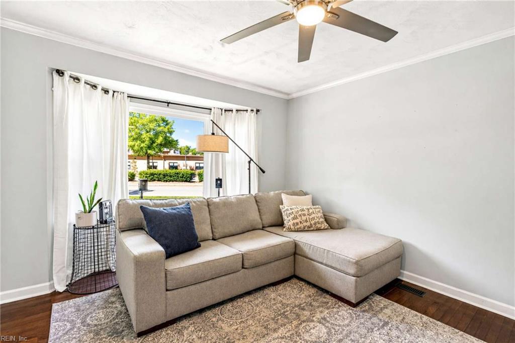 4232 Thalia Forest LN