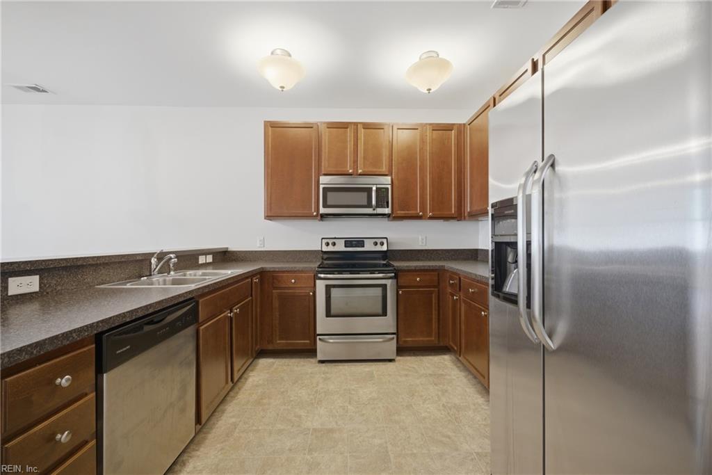 2424 Chancery LN 303