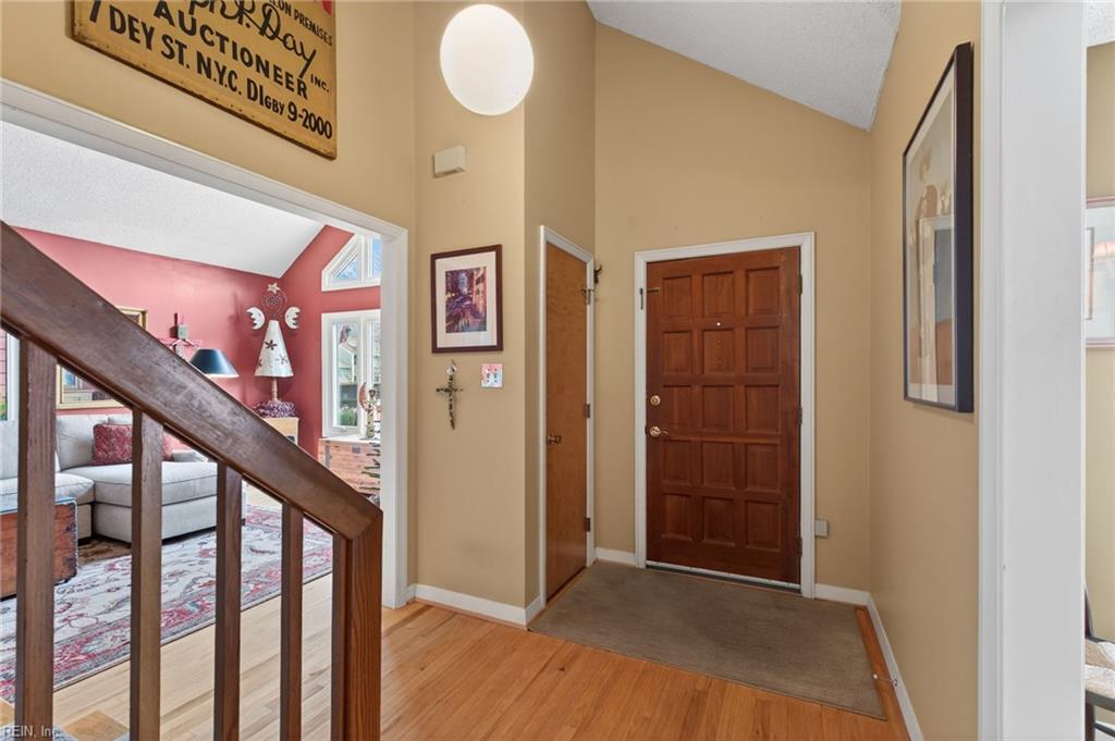 1105 Birdneck Lake DR