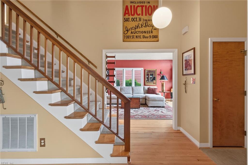 1105 Birdneck Lake DR