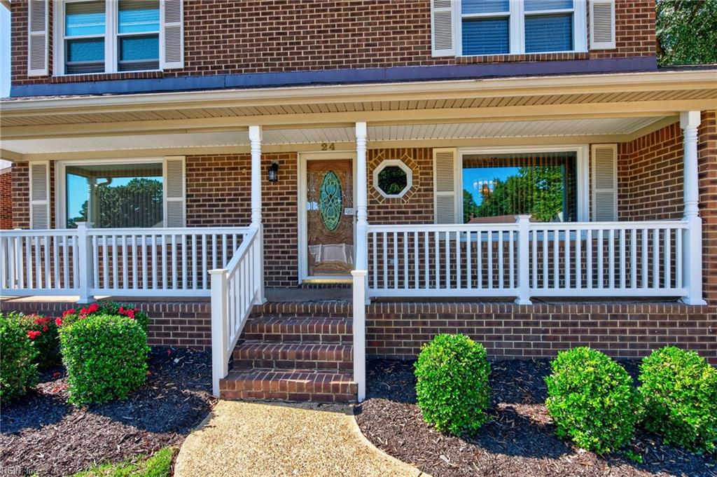 24 Phyllis LN