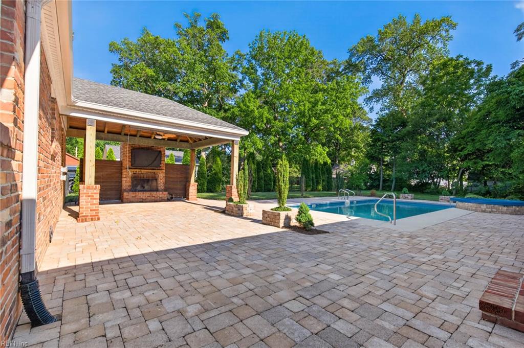 4341 Two Woods RD