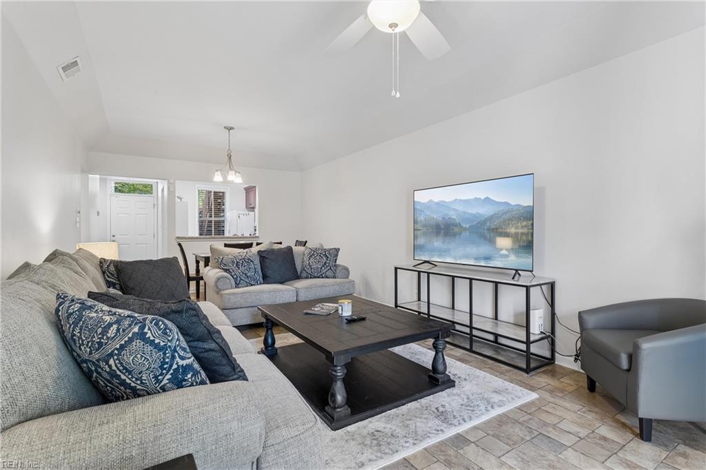 213 Persimmon DR