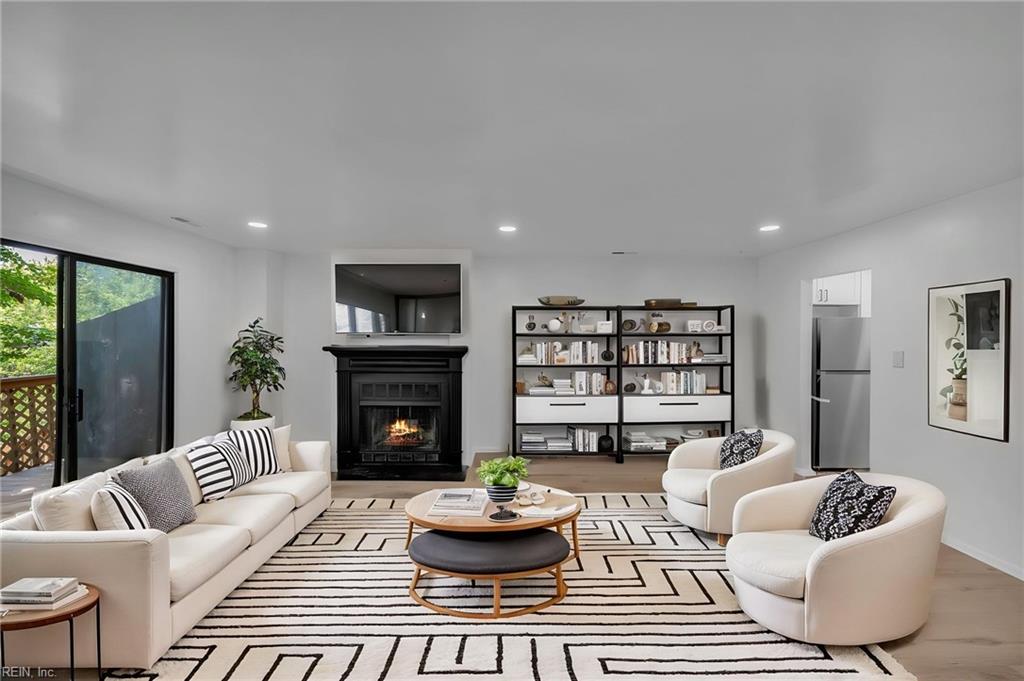 3836 Chimney Creek DR